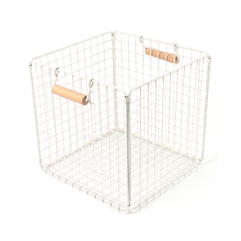 Dróttároló kosarak fa fogantyúkkal a kamrához