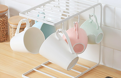 Hogyan válasszunk fém állványt konyhai csészékhez